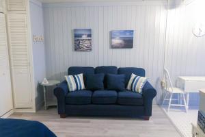 Χώρος καθιστικού στο Salty Breeze Studio +1 φωτογραφίες