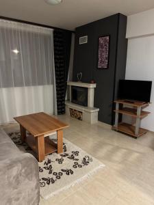 TV a/nebo společenská místnost v ubytování Monastery 2 Private Apartments