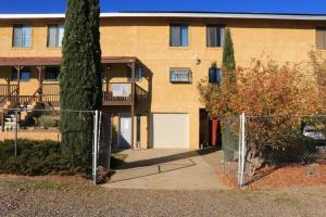 Το κτήριο όπου στεγάζεται  το διαμέρισμα