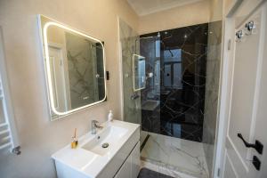 Vannituba majutusasutuses Vibe90 apartament centru istoric +29 fotot