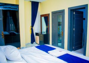 Ảnh trong thư viện ảnh của Blue Pair Signature Hotel and Suites ở Uromi