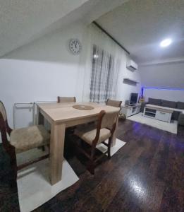 Khu vực ghế ngồi tại Princeza apartman