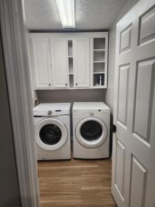 Billede fra billedgalleriet på La Vela Blanca - Modern Southern Getaway i Newnan