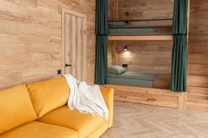 Φωτογραφία από το άλμπουμ του Яблуневий схил σε Tukhlya