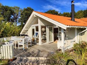 Το κτήριο όπου στεγάζεται  η παραθεριστική κατοικία