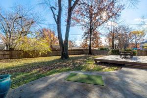 Φωτογραφία από το άλμπουμ του Nall Hills Gem! Great location & new interior! σε Όβερλαντ Παρκ