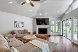 Foto dalla galleria di Sandy Dunes - Cozy 3BR w beach, pool & sunroom a Ponte Vedra Beach