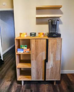 Η κουζίνα ή μικρή κουζίνα στο 2 bedroom, 1 bath Cozy Casita located in Downtown Phoenix!