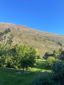 Příroda nedaleko venkovského domu