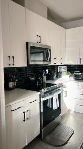 Nhà bếp/bếp nhỏ tại Presidium Tech Ridge +4 ảnh