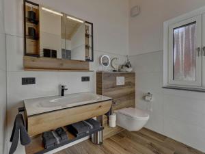 Et badeværelse på Country house Rachelblick + 22 billeder