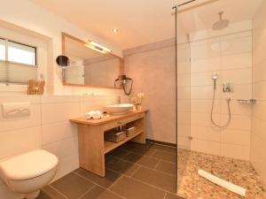 Ένα μπάνιο στο Holiday apartment in Bolsterlang with sauna +19 φωτογραφίες