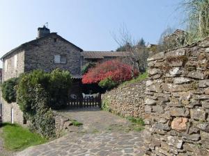 Billede fra billedgalleriet på Cabin in Peyremale with swimming pool i Bordezac