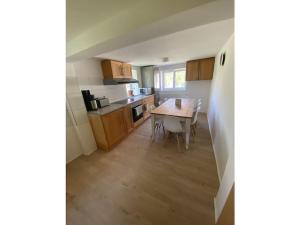 Η κουζίνα ή μικρή κουζίνα στο Holiday apartment with 1 bedroom