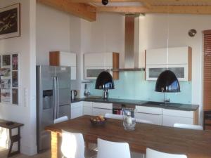 Η κουζίνα ή μικρή κουζίνα στο Beach Lounge II