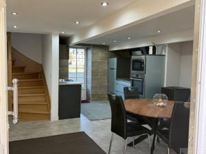 Η κουζίνα ή μικρή κουζίνα στο Holiday home on the banks of the Moselle