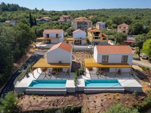 Bazén v ubytování Villa 4 Soline, Krk, by 4villas eu nebo v jeho okolí