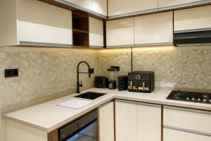 Φωτογραφία από το άλμπουμ του Modern Luxury Apartment 3 Min from Algiers Aiport σε Dar el Beïda