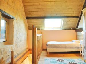 Postel nebo postele na pokoji v ubytování Nature Hideaway in St Germain du Pert