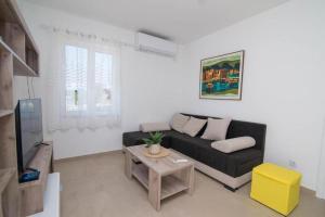 Istumisnurk majutusasutuses Apartments with parking space Bonic, Losinj - 23056