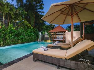 Πισίνα στο ή κοντά στο Villa Royal