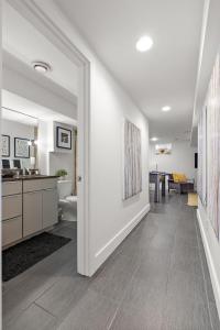 Billede fra billedgalleriet på "The Modern Muse" at Lake Harriet by Roxy Rentals i Richfield