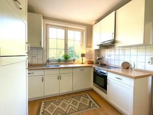 Η κουζίνα ή μικρή κουζίνα στο Rural idyll under thatched roof +19 φωτογραφίες