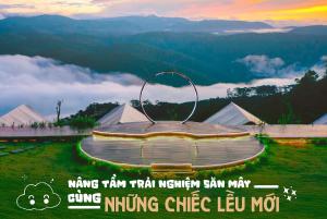 a sign that reads king farm trail treatment farm mayung chine eel museum at Cloud View Glamping Da Lat & Cloud 9 Săn Mây Cầu Đất in Da Lat +52 photos