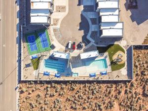 Πισίνα στο ή κοντά στο Modern Kanab Family Condo Near Zion