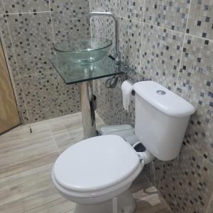 Ένα μπάνιο στο Kateké +6 φωτογραφίες