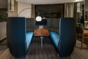 Χώρος καθιστικού στο Crowne Plaza Seattle Newly Renovated with No Resort Fee