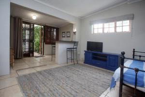 Posezení v ubytování Lavender Garden Cottage