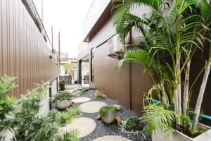 Κήπος έξω από το La Villa Pool Krabi