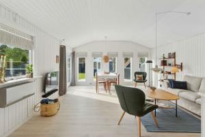 Et tv og/eller underholdning på Quiet Holiday Home With Annex And Great Outdoor