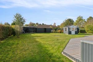 En have udenfor Quiet Holiday Home With Annex And Great Outdoor