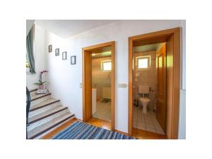 Koupelna v ubytování Holiday home in Ebensee with swimming pool + 19 fotografií
