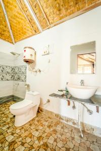 Ένα μπάνιο στο Wall Street Hotel