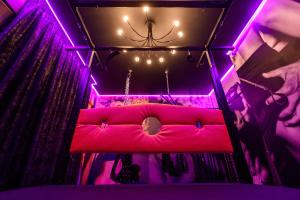 Φωτογραφία από το άλμπουμ του Yes, Sir! σε Iaşi