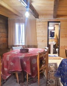 Fotografie z fotogalerie ubytování Bakhmaro Lodge v destinaci Chʼkhakoura