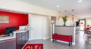 Ο χώρος του λόμπι ή της ρεσεψιόν στο Econo Lodge Crestview South