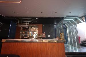 Ο χώρος του lounge ή του μπαρ στο Sparsh Village Club +18 φωτογραφίες