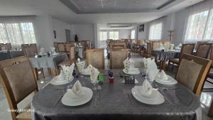 Εστιατόριο ή άλλο μέρος για φαγητό στο Hôtel les Deux Frères Souci