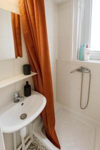 Ένα μπάνιο στο Paris & Disney 20 min