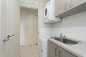 Gallery image of Zappeion Apartments in Perth