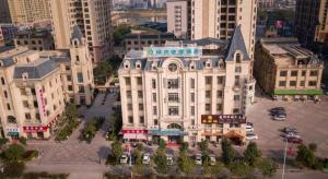 Γενική άποψη της πόλης Qitang ή θέα της πόλης από  αυτό το ξενοδοχείο