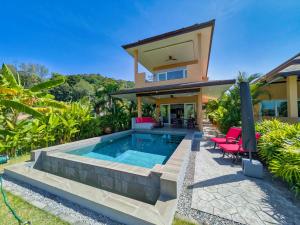 Πισίνα στο ή κοντά στο Ha Sip Ha Villa - by KohChangVillas