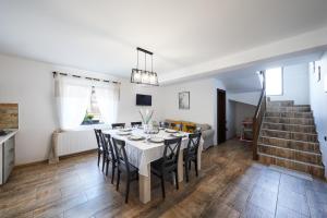 Et tv og/eller underholdning på Frapin House