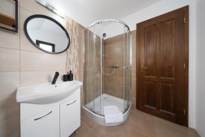 Et badeværelse på Frapin House + 33 billeder