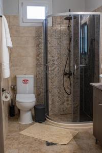 Un baño de XANTHI COUNTRY LAND apartment 11 fotos más