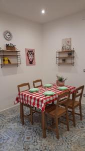 Φωτογραφία από το άλμπουμ του Laura's cottage σε Calatabiano +18 φωτογραφίες